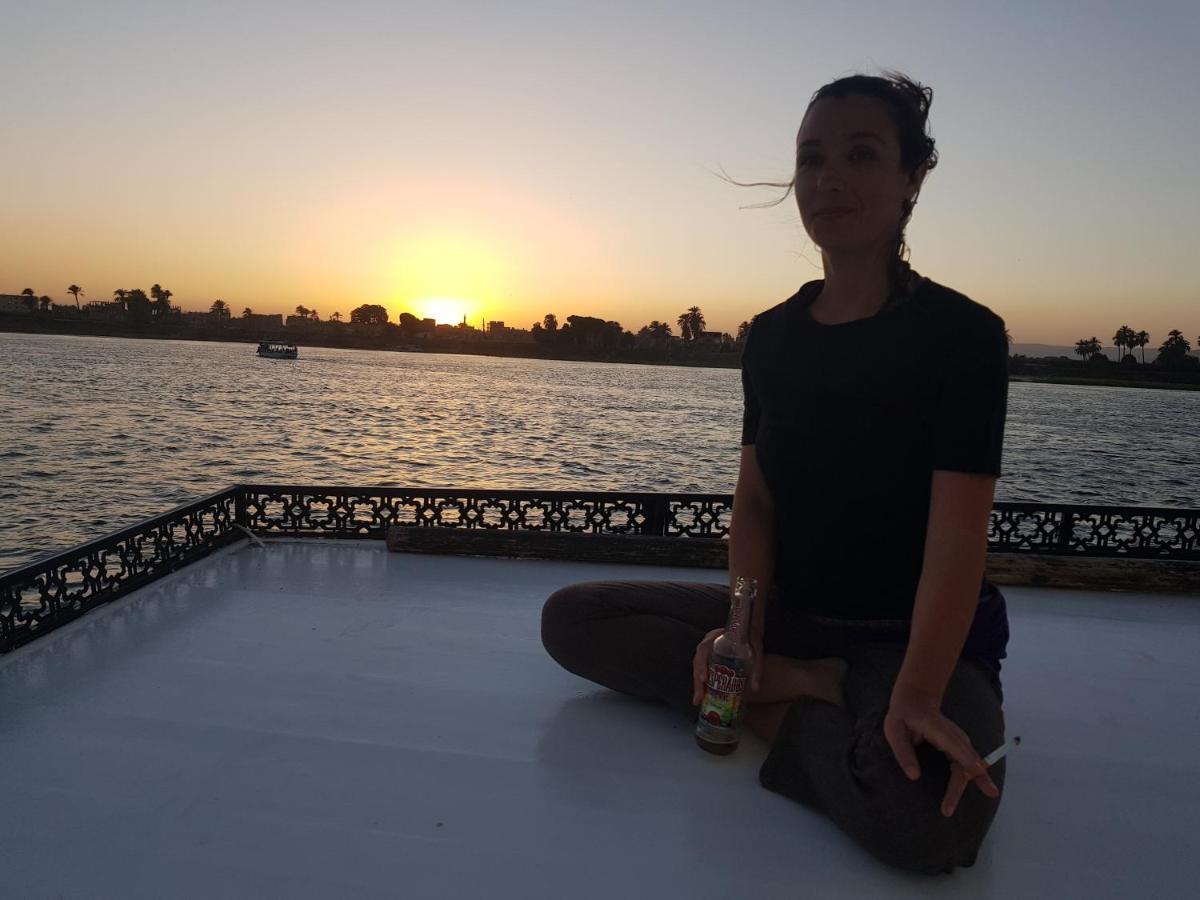 Nile Sunrise Felucca Boat Private Rental Luxor Eksteriør billede