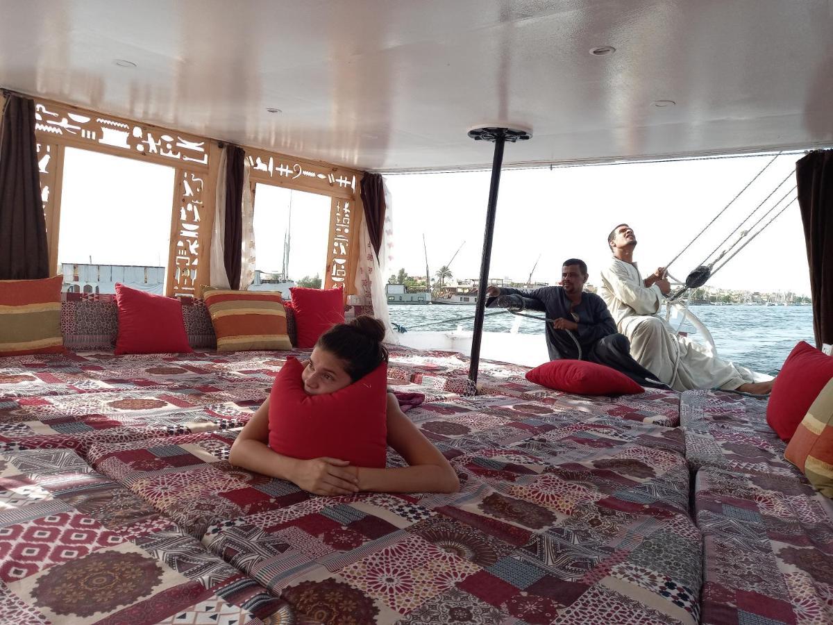 Nile Sunrise Felucca Boat Private Rental Luxor Eksteriør billede