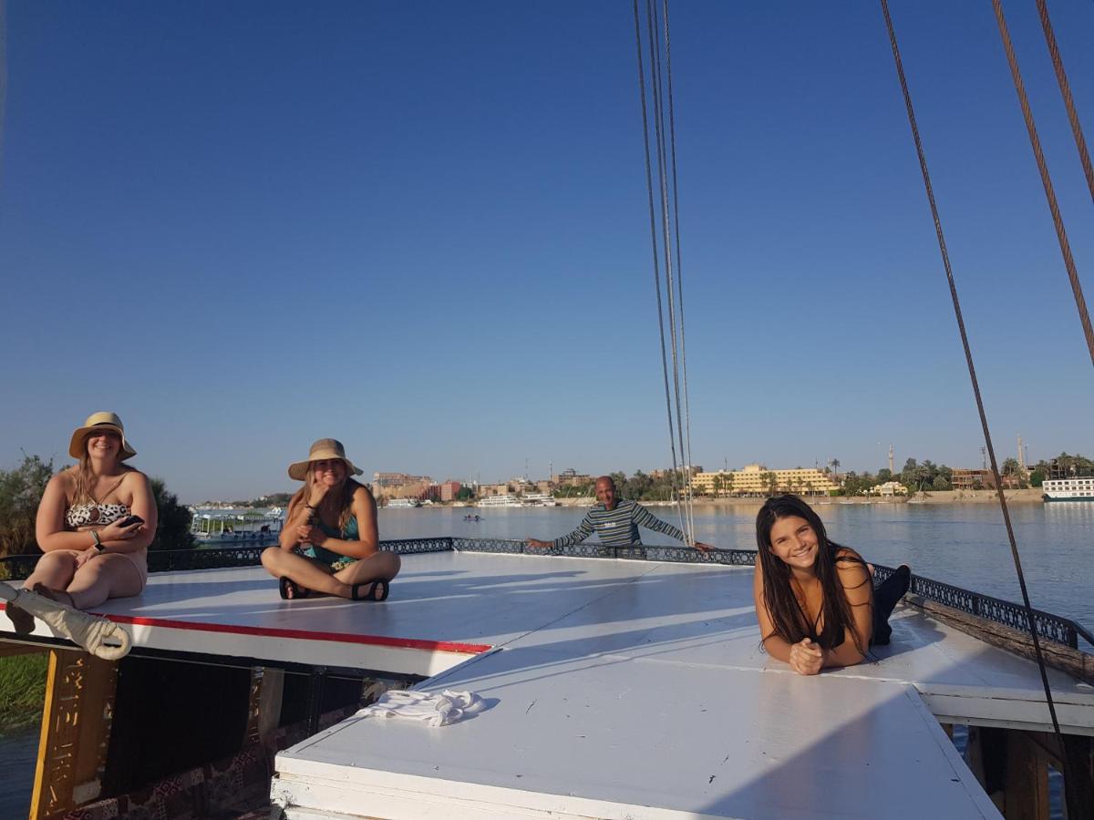 Nile Sunrise Felucca Boat Private Rental Luxor Eksteriør billede