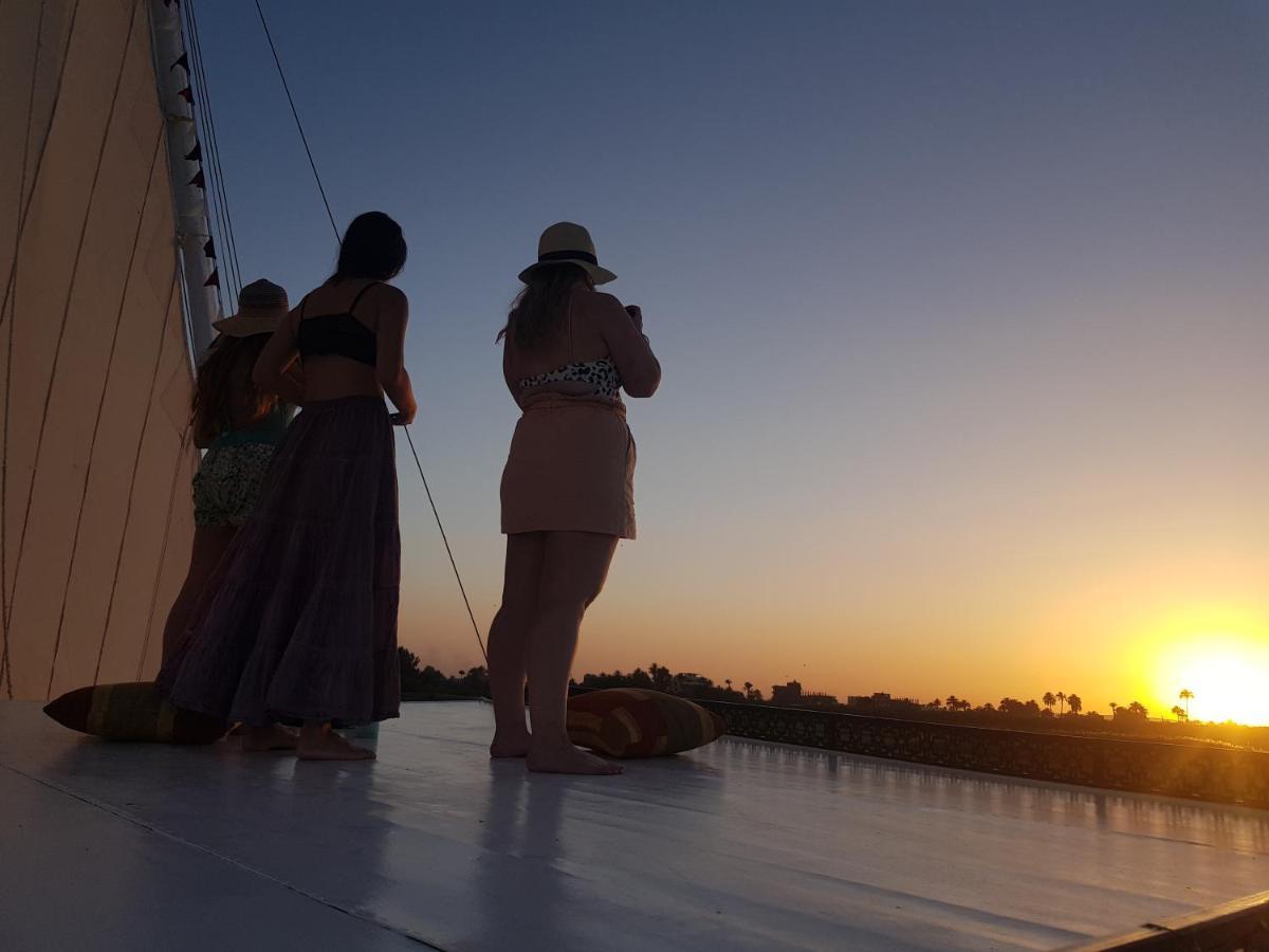 Nile Sunrise Felucca Boat Private Rental Luxor Eksteriør billede