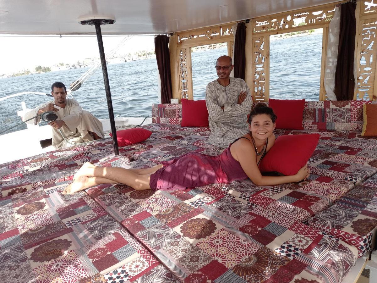 Nile Sunrise Felucca Boat Private Rental Luxor Eksteriør billede
