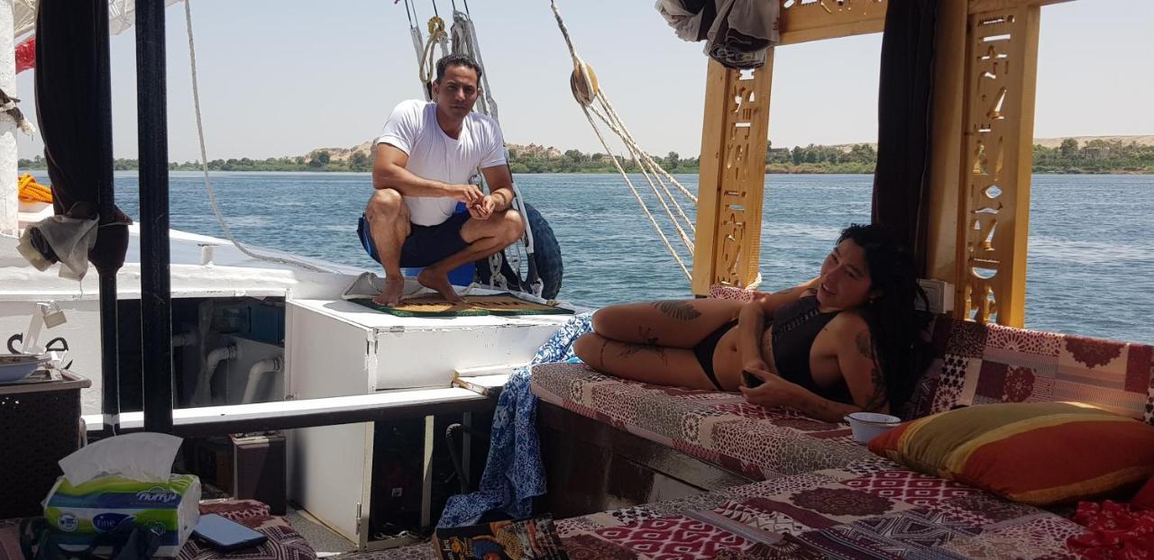 Nile Sunrise Felucca Boat Private Rental Luxor Eksteriør billede