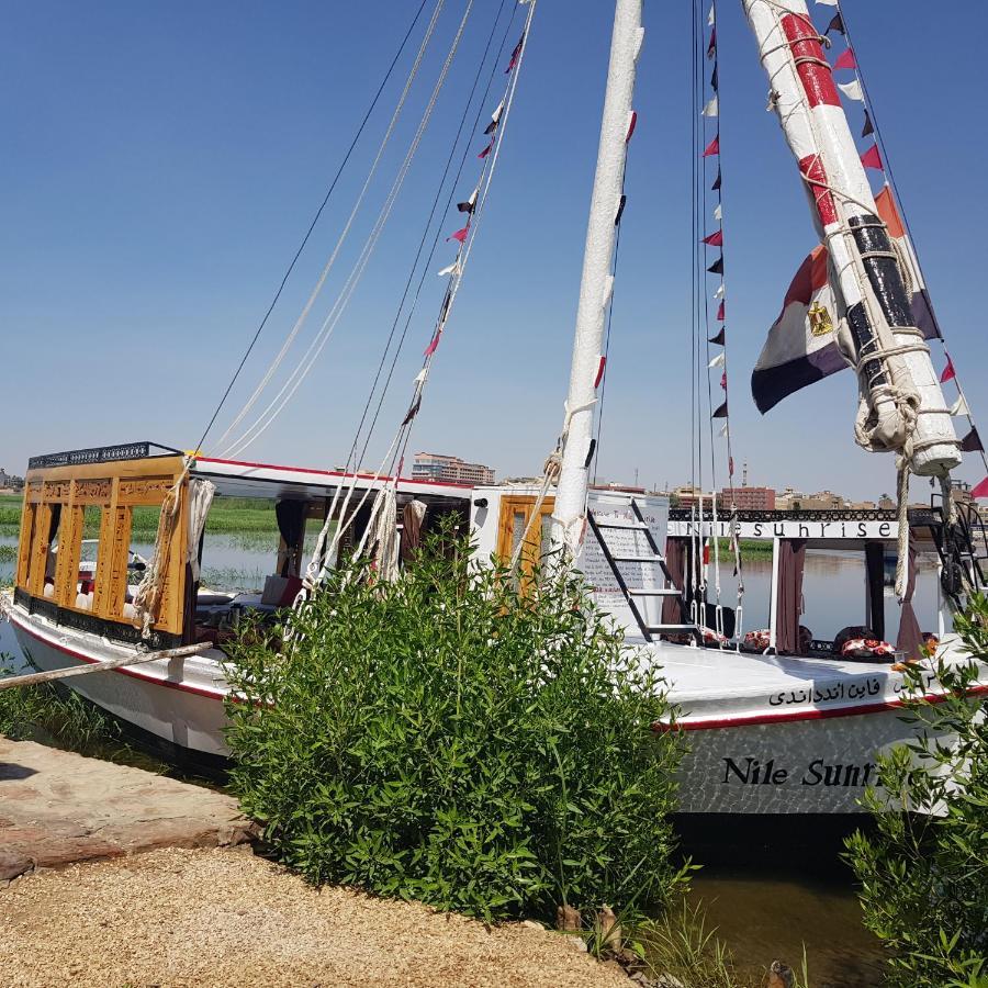 Nile Sunrise Felucca Boat Private Rental Luxor Eksteriør billede