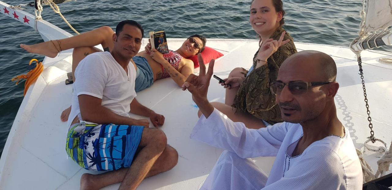 Nile Sunrise Felucca Boat Private Rental Luxor Eksteriør billede