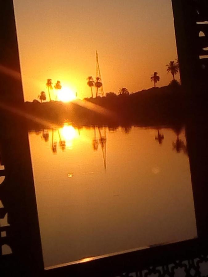 Nile Sunrise Felucca Boat Private Rental Luxor Eksteriør billede