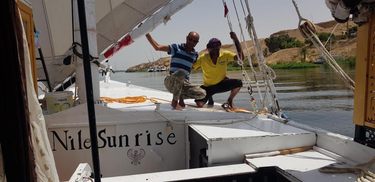 Nile Sunrise Felucca Boat Private Rental Luxor Eksteriør billede