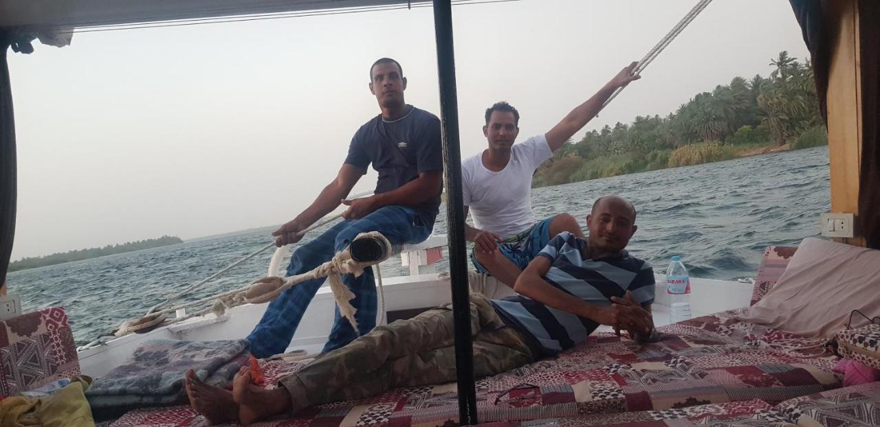Nile Sunrise Felucca Boat Private Rental Luxor Eksteriør billede