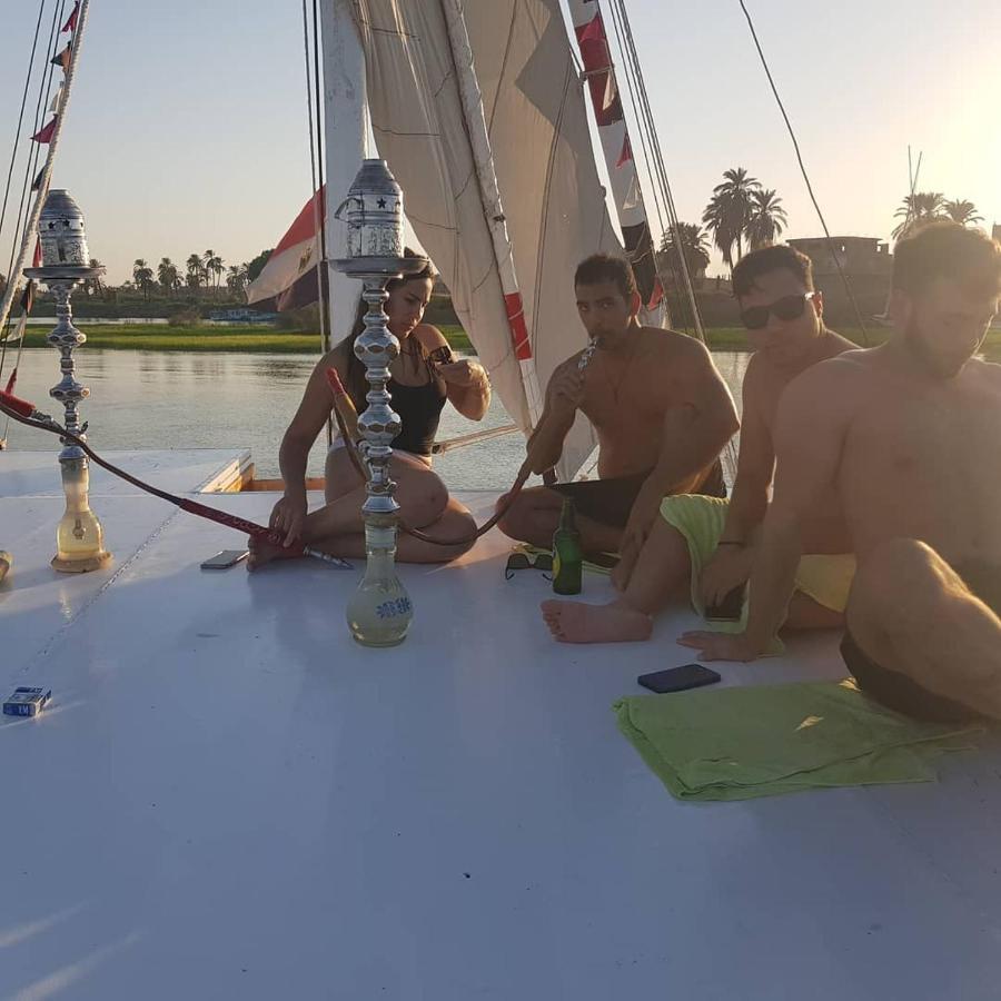 Nile Sunrise Felucca Boat Private Rental Luxor Eksteriør billede