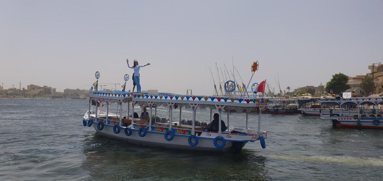 Nile Sunrise Felucca Boat Private Rental Luxor Eksteriør billede